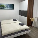 Appartement Am Pfuehlpark Parkplatz Kueche Wlan Balkon