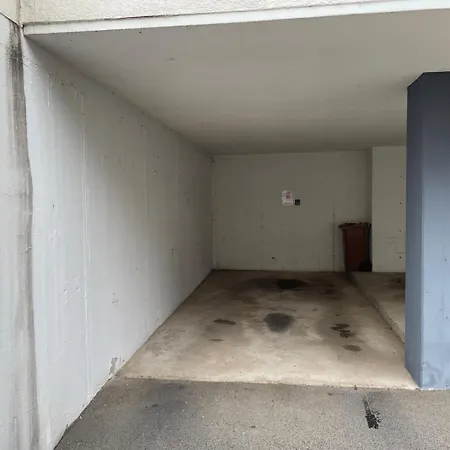 Am Pfuehlpark Parkplatz Kueche Wlan Balkon *