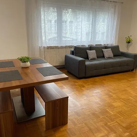 Apartament Am Pfuehlpark Parkplatz Kueche Wlan Balkon Heilbronn